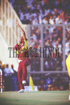 Image Id : 3241281 <span>Date : 1996-03-14 <span>Category : Sport</span>