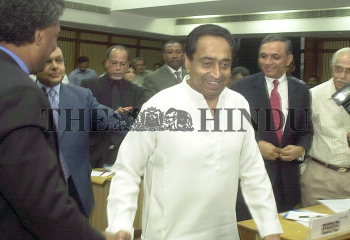 Image Id : 3408418 <span>Date : 2004-09-02 <span>Category : Politics</span>