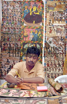 Image Id : 3413442 <span>Date : 2004-09-03 <span>Category : Arts Culture and Entertainment</span>