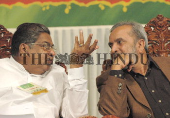 Image Id : 3420122 <span>Date : 2004-09-04 <span>Category : Politics</span>