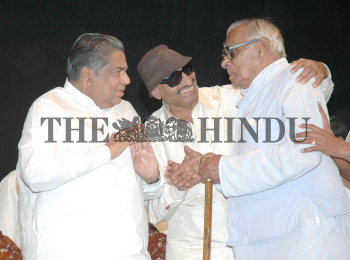 Image Id : 3433105 <span>Date : 2004-09-07 <span>Category : Politics</span>