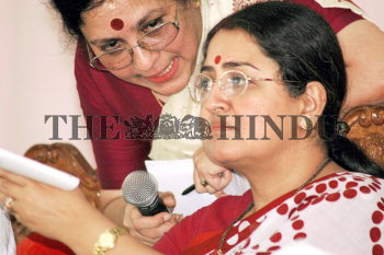 Image Id : 3442049 <span>Date : 2004-09-08 <span>Category : Politics</span>