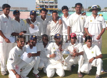 Image Id : 3537553 <span>Date : 2004-09-25 <span>Category : Sport</span>