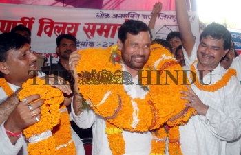 Image Id : 3547795 <span>Date : 2004-09-27 <span>Category : Politics</span>