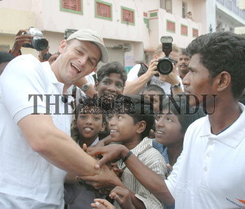 Image Id : 3637096 <span>Date : 2004-10-12 <span>Category : Sport</span>