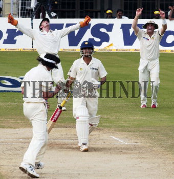 Image Id : 3655470 <span>Date : 2004-10-15 <span>Category : Sport</span>