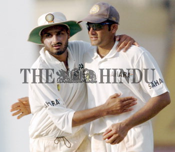 Image Id : 3666269 <span>Date : 2004-10-17 <span>Category : Sport</span>
