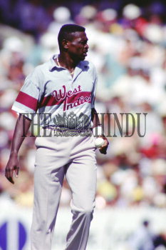 Image Id : 3730928 <span>Date : 1991-12-12 <span>Category : Sport</span>