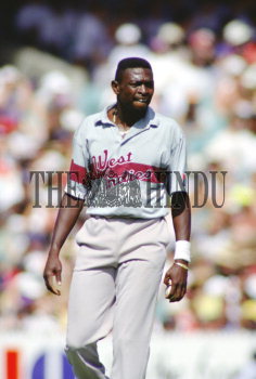 Image Id : 3730933 <span>Date : 1991-12-12 <span>Category : Sport</span>