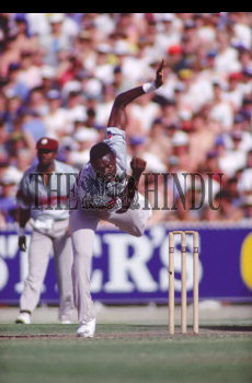 Image Id : 3730960 <span>Date : 1991-12-12 <span>Category : Sport</span>