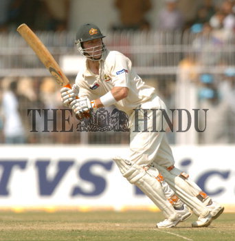 Image Id : 3736979 <span>Date : 2004-10-30 <span>Category : Sport</span>