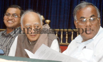 Image Id : 3753675 <span>Date : 2004-11-02 <span>Category : Politics</span>