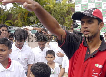 Image Id : 3789896 <span>Date : 2004-11-08 <span>Category : Sport</span>