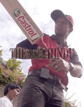 Image Id : 3789897 <span>Date : 2004-11-08 <span>Category : Sport</span>