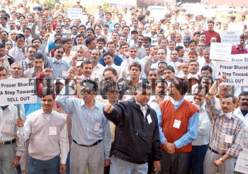 Image Id : 3794304 <span>Date : 2004-11-09 <span>Category : Politics</span>