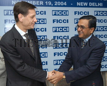 Image Id : 3847640 <span>Date : 2004-11-19 <span>Category : Politics</span>