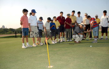 Image Id : 3865470 <span>Date : 2004-11-22 <span>Category : Sport</span>