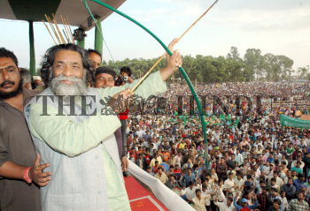 Image Id : 3900439 <span>Date : 2004-11-28 <span>Category : Politics</span>