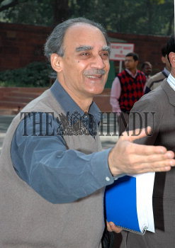 Image Id : 3919910 <span>Date : 2004-12-02 <span>Category : Politics</span>
