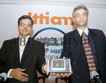 Image Id : 3953612 <span>Date : 2004-12-08 <span>Category : Economy Business and Finance</span>