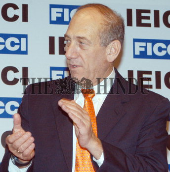Image Id : 3953660 <span>Date : 2004-12-08 <span>Category : Economy Business and Finance</span>