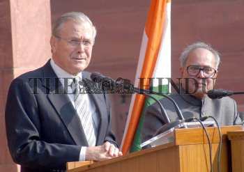 Image Id : 3959372 <span>Date : 2004-12-09 <span>Category : Politics</span>