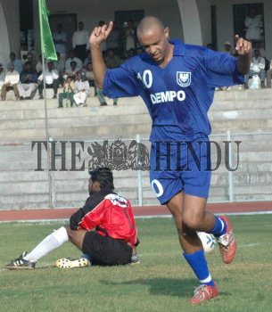 Image Id : 3960474 <span>Date : 2004-12-09 <span>Category : Sport</span>