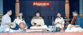 Image Id : 3975716 <span>Date : 2004-12-12 <span>Category : Arts Culture and Entertainment</span>