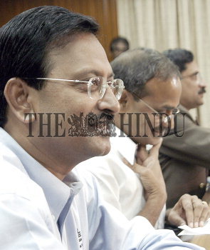 Image Id : 3986980 <span>Date : 2004-12-14 <span>Category : Politics</span>