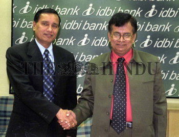 Image Id : 3991877 <span>Date : 2004-12-15 <span>Category : Economy Business and Finance</span>