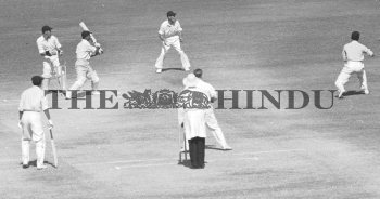 Image Id : 4022038 <span>Date : 1950-11-07 <span>Category : Sport</span>