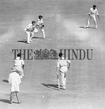 Image Id : 4022047 <span>Date : 1950-12-03 <span>Category : Sport</span>
