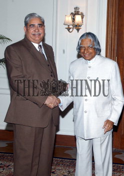 Image Id : 4022399 <span>Date : 2004-12-21 <span>Category : Politics</span>
