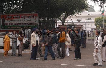 Image Id : 4079005 <span>Date : 2004-12-31 <span>Category : Politics</span>