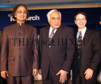 Image Id : 4148449 <span>Date : 2005-01-12 <span>Category : Economy Business and Finance</span>
