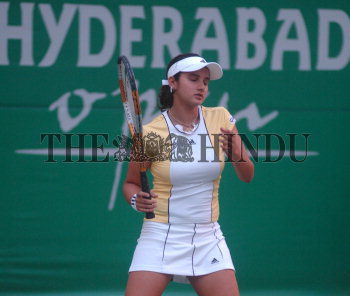 Image Id : 4315337 <span>Date : 2005-02-09 <span>Category : Sport</span>