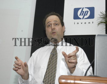 Image Id : 4349085 <span>Date : 2005-02-15 <span>Category : Economy Business and Finance</span>