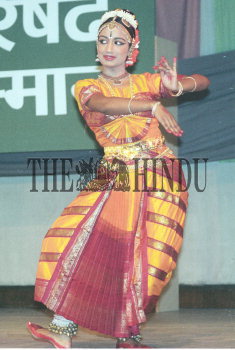 Image Id : 4356648 <span>Date : 2005-02-16 <span>Category : Arts Culture and Entertainment</span>