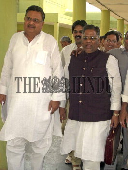 Image Id : 4436490 <span>Date : 2005-03-01 <span>Category : Politics</span>