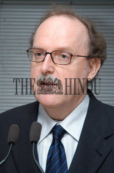 Image Id : 4495937 <span>Date : 2005-03-11 <span>Category : Economy Business and Finance</span>
