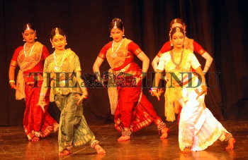 Image Id : 4525997 <span>Date : 2005-03-12 <span>Category : Arts Culture and Entertainment</span>