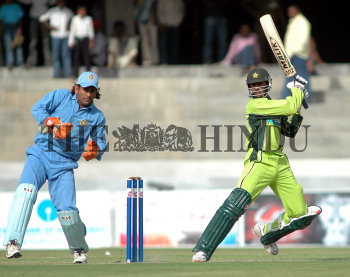 Image Id : 4608952 <span>Date : 2005-03-30 <span>Category : Sport</span>