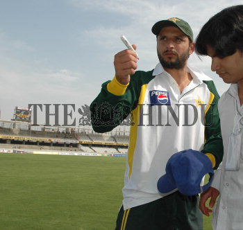 Image Id : 4615022 <span>Date : 2005-03-31 <span>Category : Sport</span>