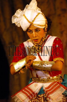 Image Id : 4616213 <span>Date : 2005-03-31 <span>Category : Arts Culture and Entertainment</span>