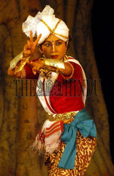 Image Id : 4616218 <span>Date : 2005-03-31 <span>Category : Arts Culture and Entertainment</span>