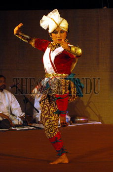 Image Id : 4616221 <span>Date : 2005-03-31 <span>Category : Arts Culture and Entertainment</span>