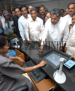 Image Id : 4626755 <span>Date : 2005-04-02 <span>Category : Politics</span>