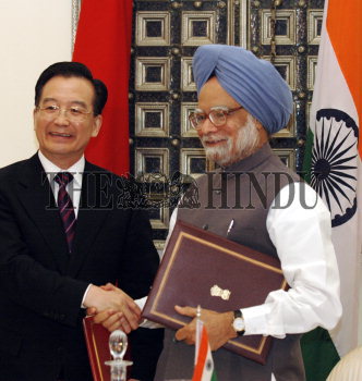 Image Id : 4689736 <span>Date : 2005-04-11 <span>Category : Politics</span>