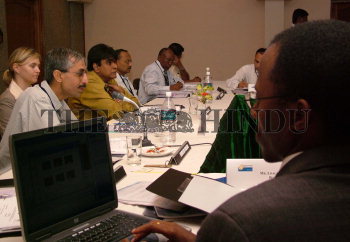 Image Id : 4690327 <span>Date : 2005-04-11 <span>Category : Economy Business and Finance</span>