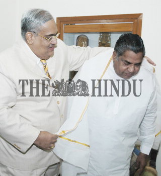 Image Id : 4695129 <span>Date : 2005-04-12 <span>Category : Politics</span>